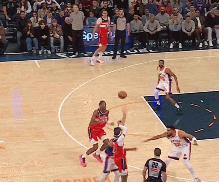 榜眼秀?！萨尔禁区直飞 空中拉杆闪躲隔扣阿努诺比