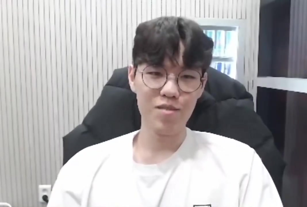 二人合砍5-14！?Oner排位偶遇Elk：我打辅助的话 就得来这种程度的AD呀